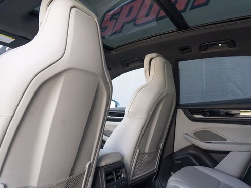 Used 2025 Porsche Macan 4S Electric image 40