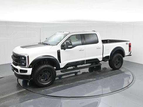New 2026 Ford F250 Lariat w/ Black Appearance Package image 44