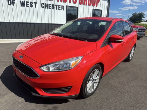Used 2017 Ford Focus SE image 2
