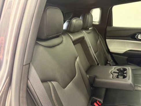 Used 2024 Jeep Compass Limited w/ Elite Group AWD/4WD image 12