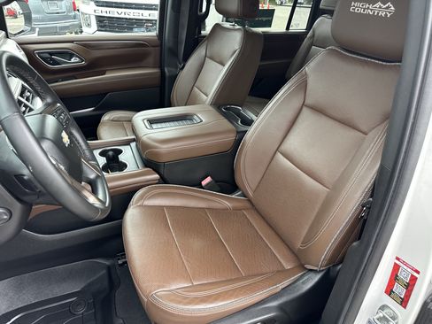 Certified 2023 Chevrolet Suburban High Country w/ Premium Package 2 AWD/4WD image 21