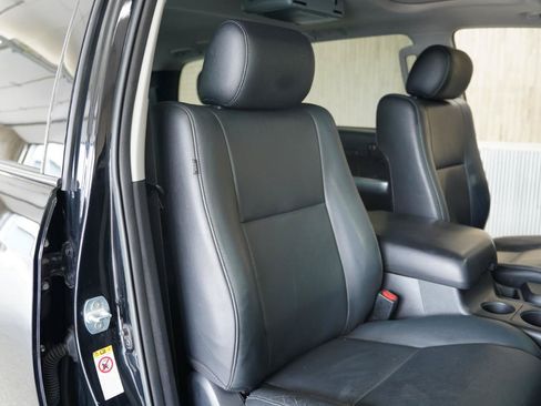 Used 2019 Toyota Sequoia TRD Sport w/ TRD Sport Premium Package RWD image 31