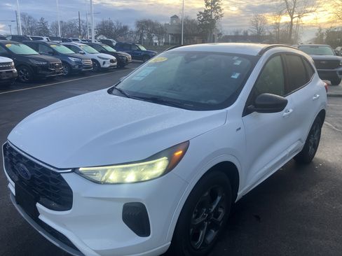 Used 2023 Ford Escape ST-Line image 3