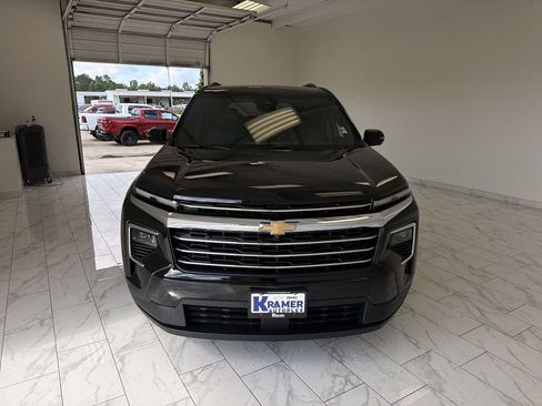 New 2026 Chevrolet Traverse LT w/ Driver Confidence Package FWD image 3