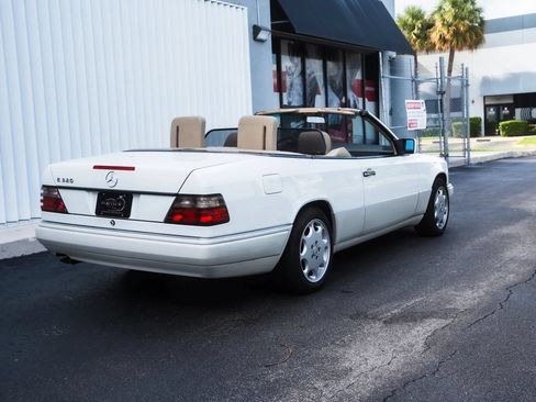 Used 1995 Mercedes-Benz E 320 Convertible image 7