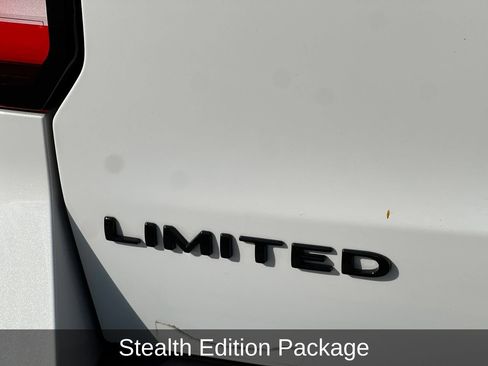Used 2023 Ford Expedition Limited RWD image 5