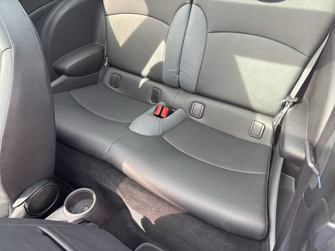 Used 2010 MINI Cooper Hardtop image 7