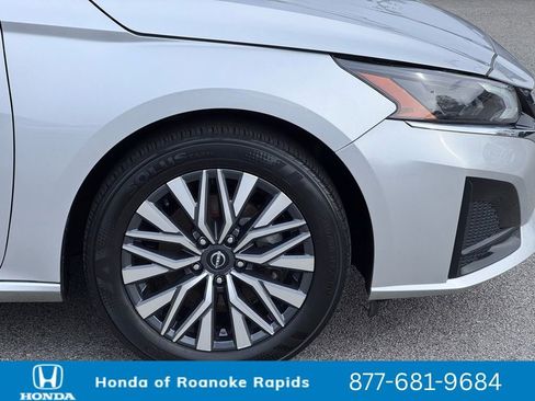 Used 2024 Nissan Altima 2.5 SV image 37