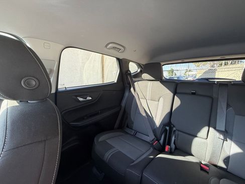 Used 2025 Chevrolet Blazer LT image 40