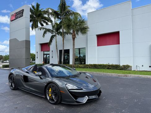 Used 2019 McLaren 570S image 1