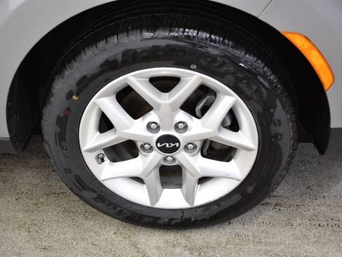 Used 2025 Kia Soul LX w/ LX Technology Package image 35