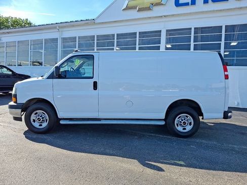 Used 2024 GMC Savana 2500 w/ Driver Convenience Package RWD image 8