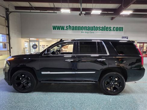 Used 2019 Cadillac Escalade Premium Luxury image 11