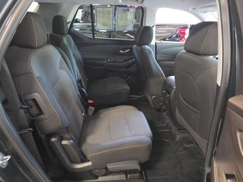 Used 2021 Chevrolet Traverse LT w/ LPO, Floor Liner Package AWD/4WD image 18