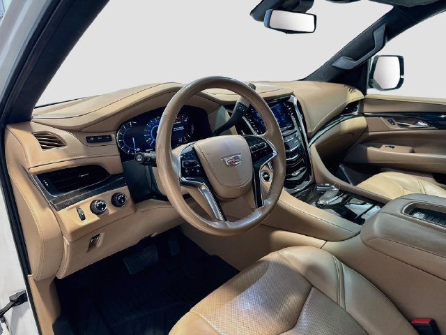 Used 2020 Cadillac Escalade Platinum AWD/4WD image 8