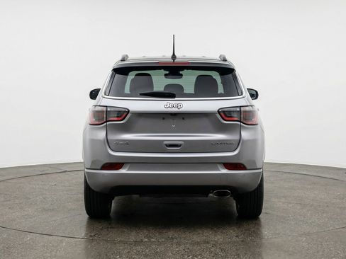 Used 2025 Jeep Compass Limited image 7