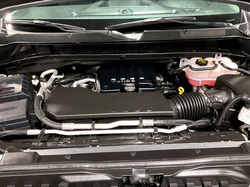 Used 2026 Chevrolet Silverado 1500 Custom RWD image 11