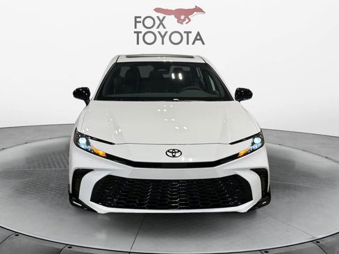 New 2026 Toyota Camry Hybrid FWD image 8
