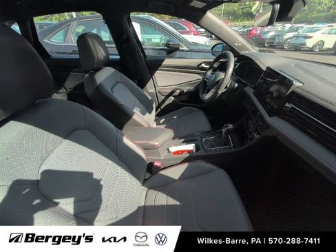 Used 2025 Volkswagen Jetta GLI Autobahn w/ GLI Black Package FWD image 11
