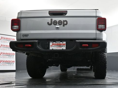 Used 2023 Jeep Gladiator Rubicon w/ Cold Weather Group image 37