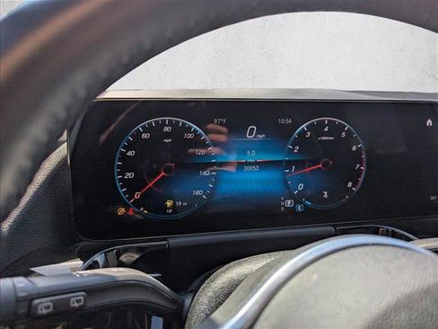 Used 2022 Mercedes-Benz GLA 250 4MATIC w/ Premium Package Lite image 10