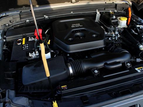 Used 2023 Jeep Wrangler Unlimited Sahara w/ Cold Weather Group image 38