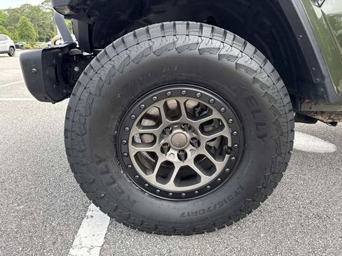 Used 2022 Jeep Wrangler Unlimited Rubicon AWD/4WD image 38