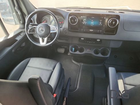 Used 2022 Mercedes-Benz Sprinter 4500 w/ Parking Package image 21