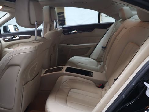 Used 2015 Mercedes-Benz CLS 550 4MATIC w/ Premium Package image 14