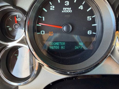 Used 2010 Chevrolet Silverado 2500 LT w/ Interior Plus Package image 15