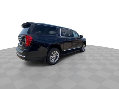 Used 2023 GMC Yukon XL SLT w/ SLT Premium Package AWD/4WD image 2
