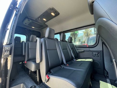 Used 2025 Mercedes-Benz Sprinter 2500 image 16