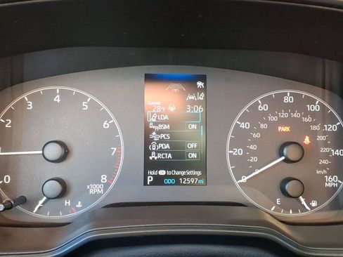 Used 2023 Toyota Corolla Cross LE image 10