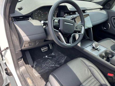 Used 2025 Land Rover Discovery Sport Dynamic SE image 15