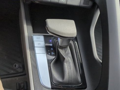 Used 2024 Hyundai Elantra SEL image 20