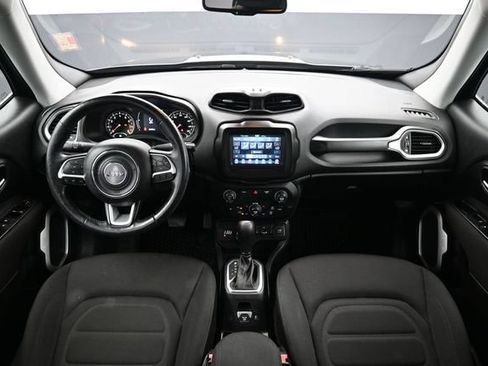 Used 2018 Jeep Renegade Latitude w/ Cold Weather Group AWD/4WD image 12
