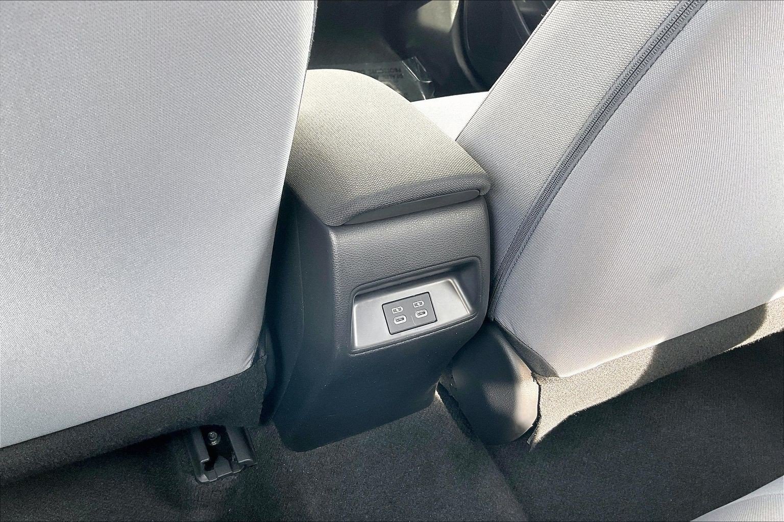 Used 2026 Toyota Corolla SE FWD image 39