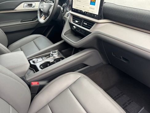 New 2026 Ford Explorer Active w/ Active Comfort Package image 18