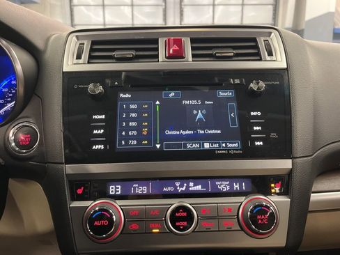 Used 2017 Subaru Outback 2.5i Limited image 23