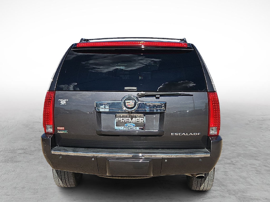 Used 2011 Cadillac Escalade Luxury RWD image 9