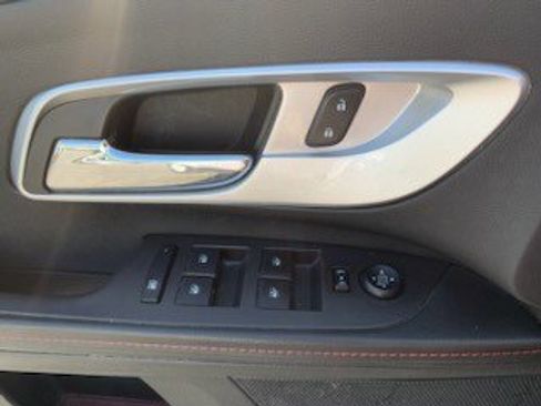 Used 2015 Chevrolet Equinox LT w/ Driver Convenience Package image 9