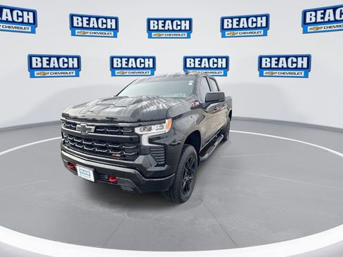Used 2025 Chevrolet Silverado 1500 LT Trail Boss AWD/4WD image 4