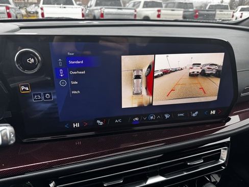 New 2026 Chevrolet Traverse Z71 w/ Driver Confidence Package image 4