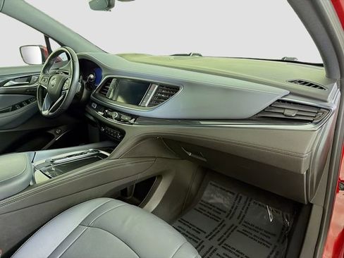 Used 2024 Buick Enclave Premium image 31