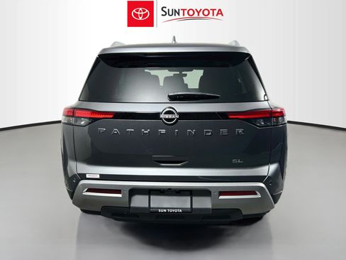 Used 2025 Nissan Pathfinder SL FWD image 5