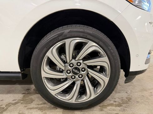 Used 2022 Lincoln Navigator L Reserve image 19