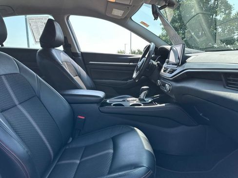 Used 2024 Nissan Altima 2.5 SR FWD image 22