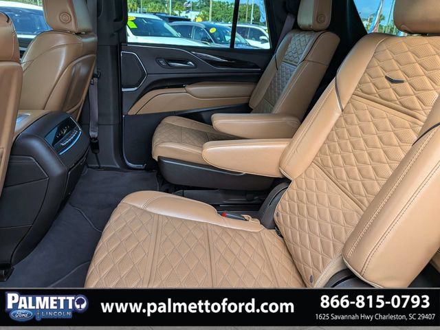Used 2023 Cadillac Escalade Premium Luxury AWD/4WD image 14