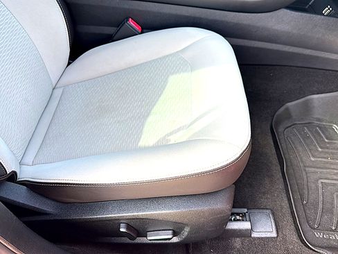 Used 2019 Ford Fusion SE w/ Equipment Group 151A image 25