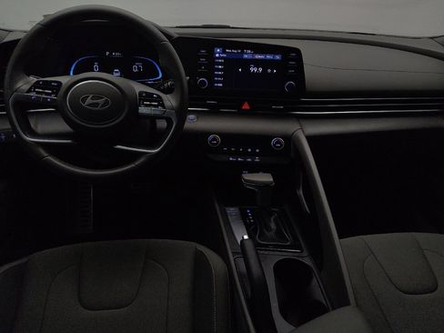 Used 2025 Hyundai Elantra Sport FWD image 22